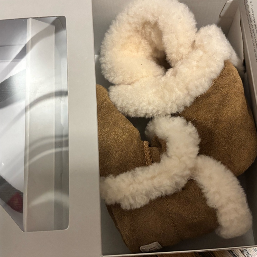 UGG - infant - Lassen Bootie